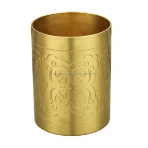 Verre à boire en métal fini polonais et doré avec finition dorée Eau potable en laiton avec doublure Design - Product Image 4