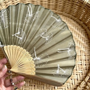Éventail pliant rétro haut de gamme en bois, fait main, peint, motif floral rétro écologique pour la décoration intérieure, souvenirs de voyage, cadeau - Product Image 5