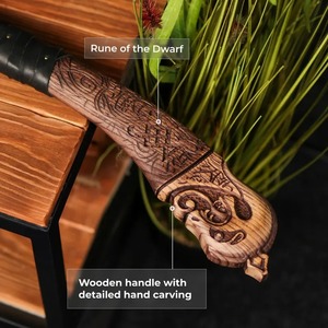 Hacha Leviatán de Kratos, Réplica Metálica de 9.92 lb con Runas que Brillan en la Oscuridad, Herramienta para Trabajos de Madera DIY - Product Image 4