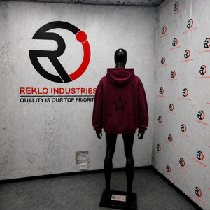 Sudadera con capucha oversize color borgoña granate, bordada, 100% algodón, estilo urbano, prenda informal para el día a día y fin de semana. - Product Image 4