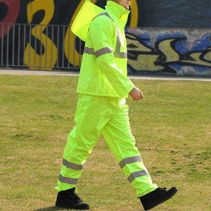 Nouveaux survêtements de travail réfléchissants et respirants en polyester, offrant une visibilité claire pour les travailleurs dans les conditions de faible luminosité et à haut risque - Product Image 5