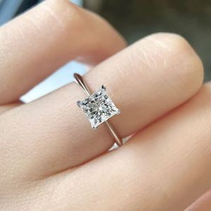 แหวนเพชรทรงปรินเซสคัท 2 กะรัต เพาะเลี้ยงในห้องปฏิบัติการ CVD ทอง 14K รับรองโดย IGI แหวนหมั้นสุดหรูสำหรับเจ้าสาวในงานแต่งงาน - Product Image 6