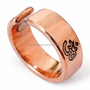 Bague ajustable en cuivre pur faite à la main avec symbole OM magnétique, cadeau bien-être pour hommes et femmes - Product Image 1