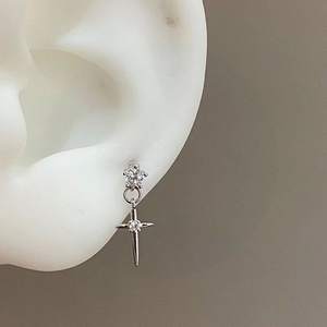 ต่างหูรูปดาวสไตล์คริสเตียน ประดับเพชรทรงกลมเจียระไนแบบบริลเลียนท์ ตัวเรือนชุบทอง 10K/ชุบเงิน ทำจากโลหะผสมสังกะสีที่ทนทาน - Product Image 3