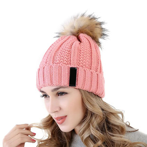 Bonnet en laine mélangée de qualité supérieure, doux au toucher, chaud, uni, tricoté, pour l'hiver, en vente - Product Image 3