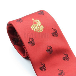 Corbata Masónica Elegante con Bordado Detallado y Acabado Pulido para Ocasiones Ceremoniales y Formales - Product Image 3