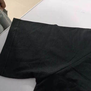 เสื้อยืดผู้ชาย แขนสั้น คอตตอน 100% แห้งเร็ว ระบายอากาศดี น้ำหนัก 300 กรัม สีพื้น ทรงหลวม ไหล่ตก สไตล์ลำลอง พิมพ์ลายโลโก้ด้านหน้า - Product Image 3