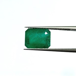 Émeraude octogonale verte de 4,46 carats provenant de Zambie, pierre précieuse non montée - Product Image 5