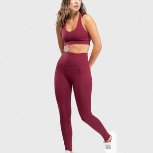 Conjunto deportivo elegante para mujer, ideal para entrenamiento deportivo y estilo de vida activo diario, para yoga y gimnasio. - Product Image 1