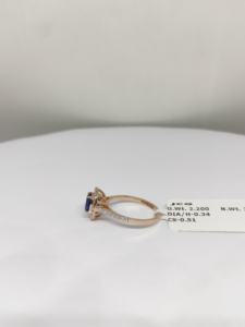 แหวนเพชรสีโรสโกลด์สำหรับสุภาพสตรีที่สง่างามมีเพชรที่ผ่านการรับรองจาก IGI - Product Image 2