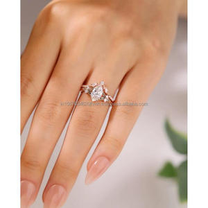 Anillo de Compromiso/Boda IGI de Oro Amarillo de 14k, Cultivado en Laboratorio, Estilo Vintage, Hecho a Mano, con Diamante de Corte Marquesa, Unisex, Perfecto - Product Image 3