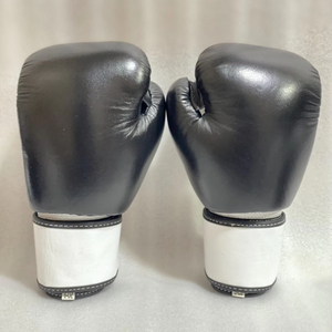 Gants de boxe en cuir de haute qualité, cousus, avec sangle de poignet réglable, design imperméable pour l'entraînement professionnel - Product Image 1