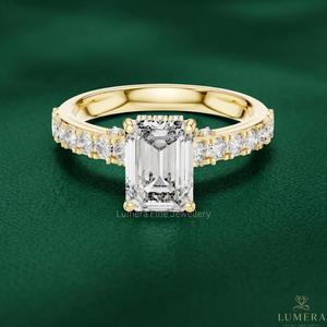 Bague de fiançailles en or 9KT 10KT 14KT 18KT avec moissanite taille émeraude, pavé de diamants de laboratoire, solitaire, plaqué rhodium, luxe - Product Image 1