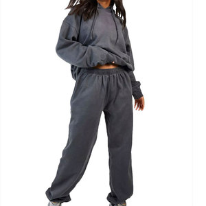 Conjunto Deportivo Premium para Mujer con Acabado Lavado y Corte Cómodo para un Estilo Diario Elegante - Product Image 1