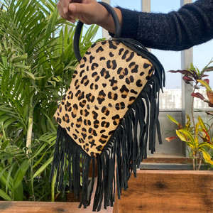 กระเป๋าคลัทช์ใบหูหิ้วหนังวัวแท้สำหรับผู้หญิงมีพู่ห้อยกระเป๋าโทรศัพท์มีห่วงพิมพ์ลายสัตว์ - Product Image 2