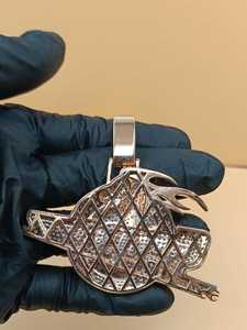 Pendentif Cheval Detroit Personnalisé en Moissanite VVS Certifiée de Luxe, en Argent 925 Plaqué Or Rose Massif, avec Logo/Lettre/Nom Personnalisé - Product Image 3