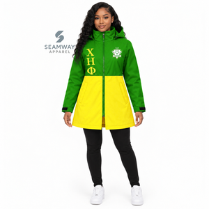 Chaqueta Impermeable Tipo Anorak con Capucha para Mujer, Color Verde y Amarillo, con Bloques de Color, de la Hermandad Chi Eta Phi, con Letras Griegas y Mangas Largas - Product Image 5