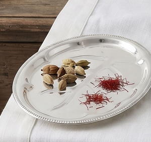 Handmade Leaf <b>Metal</b> <b>Plate</b> With Elegant Silver Finished Perfect For Decorative Tabletop Display And Food Serving - Product Image 4