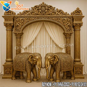 Canapé bateau Radha Krishna Mayur, meuble traditionnel sculpté à la main en fibre, style royal Braj, pour mariages, New York - Product Image 5