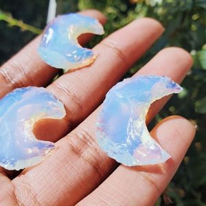 Venta al por mayor Opalite Crescent Moon Mejor calidad Opalite tallado a mano Piedra preciosa Cristal Luna creciente para hacer joyería - Product Image 5