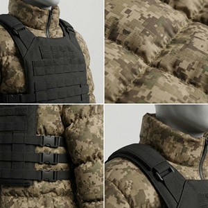 แจ็คเก็ตบอมเบอร์บุใยสังเคราะห์สำหรับผู้ชายแบบขายส่ง สั่งทำได้ คอตั้ง ซิปหน้า สไตล์ทหาร แฟชั่นสตรีทแวร์ สำหรับฤดูใบไม้ร่วง อุ่นสบาย เหมาะกับกิจกรรมกลางแจ้ง พร้อมโลโก้ด้านหน้า - Product Image 4