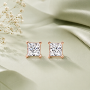 Boucles d'oreilles clous solitaires en diamant de laboratoire taille princesse impériale à quatre griffes, en or 18 carats, bijoux fins de luxe, vente en gros - Product Image 3