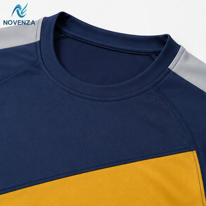 Ensemble t-shirt et short légers pour homme, parfait pour les tenues décontractées d'été, les activités de plein air et les tenues confortables et relaxantes au quotidien - Product Image 3