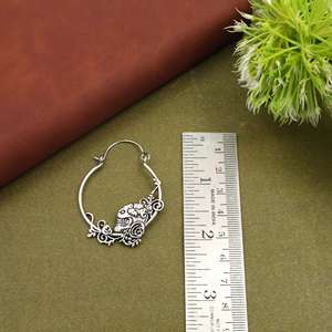 Boucles d'oreilles créoles gothiques en forme de crâne, en argent sterling, bijoux tribaux faits à la main, style bohème, cadeau pour elle - Product Image 4
