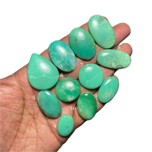 Variation de cabochons en chrysoprase naturelle du même lot, qualité supérieure, faits à la main et très beaux, pierres pour la création de bijoux - Product Image 1