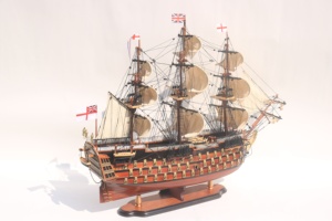 Maquette de bateau en bois HMS Victory de style nautique européen, technique de peinture à la main, design élégant de grand navire, décoration d'intérieur - Product Image 5