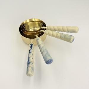 Nueva Taza Medidora de Acero Inoxidable con Acabado Dorado y Asa de Resina de Alta Calidad, Capacidad de 250 ml, Ecológica y Resistente al Calor - Product Image 2