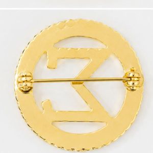 Broche scintillante Sigma Gamma Rho en or avec lettres grecques en strass, badge de revers de sororité, bijou de mode étincelant - Product Image 3