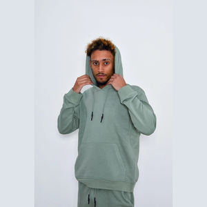 Conjunto de camiseta y pantalones cortos para hombre de calidad premium OEM, con logotipo personalizable, lavado ácido, 100% algodón, tejido de felpa. - Product Image 2