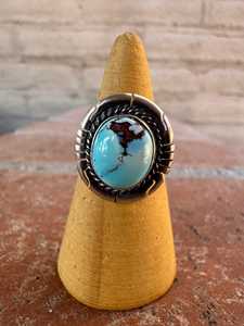 Bague artisanale en argent sterling avec turquoise Golden Hills ronde, taille 5.75, bijoux bohèmes du sud-ouest, cadeau pour elle - Product Image 1