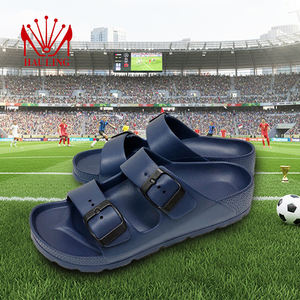Sandales de style sportif en EVA conçues pour les fans de football, adaptées à la vente en gros, fabrication en série OEM ODM, semelle en mousse EVA. - Product Image 2