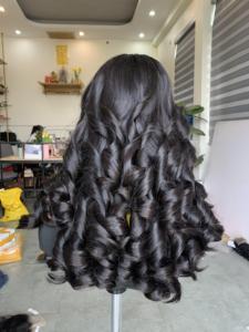 Vente en gros de haute qualité Remy cheveux vierges vietnamiens cheveux humains perruque rebondissante Piano couleur HD dentelle trame unique tissage 180% densité - Product Image 4