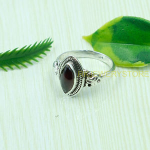 Bague en grenat rouge de qualité supérieure, argent sterling 925, bague statement, design artisanal, bague en pierre précieuse, bijoux en grenat, cadeau de Noël - Product Image 3