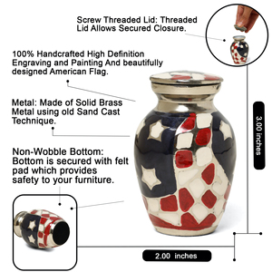 Pequeñas urnas de latón duradero para recuerdos con la bandera estadounidense en relieve, juego de 4 |   Recipientes Conmemorativos de Metal para Cenizas Funerarias, para Restos Humanos - Product Image 2