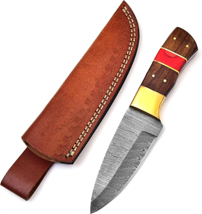 Cuchillo de Caza y Camping Multifuncional de Acero Damasco con Alto Contenido de Carbono, Hoja Recta, Espiga Completa y Mango de Madera Pakka - Product Image 1