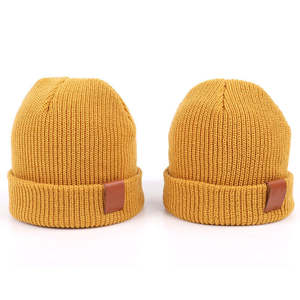 Gorro de Punto Personalizado con Parche de Cuero, Gorro de Invierno Suave, Cálido y Elástico, Gorro Casual para Exteriores - Product Image 4