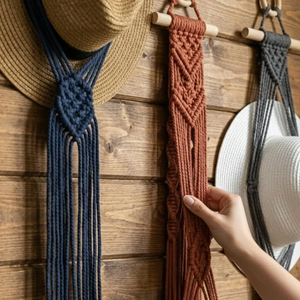 Porte-chapeaux mural en macramé de luxe style nordique bohème, organisateur suspendu en coton pour casquettes, écharpes et chapeaux, support de rangement mural - Product Image 5