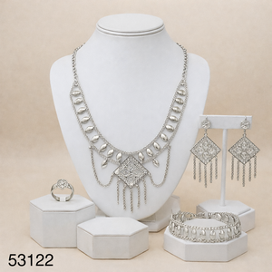 ชุดสร้อยคอและต่างหูดีไซน์ใบไม้ประดับเพชรซิร์คอนชุบทองหรูหราทันสมัยสำหรับผู้หญิง พร้อมสายสร้อยแบบเชือกขนาด 16 นิ้ว รุ่น 53117 - Product Image 5