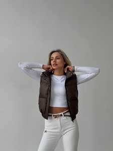 Colección GRACE: Chaleco Acolchado para Mujer, Color Marrón Denim, Chaqueta sin Mangas para Otoño, Color Sólido, Cálido, Tejido Estándar, con Capucha y Cierre - Product Image 4