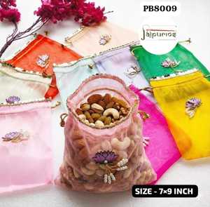 Sac Potli en Organza Fait Main de Jaipurios avec Broderie de Lotus et Cordon en Perles pour Cadeaux de Mariage et de Fêtes 7x9 Pouces - Product Image 3