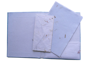 Papiers de qualité supérieure en coton, 10 feuilles de papier à lettres A4 + 5 enveloppes, emballées en ensemble dans une dossier - Product Image 3