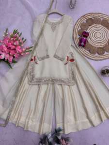 Tenue de fête haut de gamme conçue pour les mariages et les événements culturels – Ensemble palazzo en soie chinon lourde, disponible en gros - Product Image 4