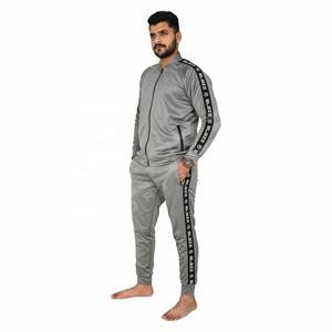 Chándales Deportivos Personalizados Profesionales para Hombre, Chándales Ajustados de Alta Calidad al por Mayor con Paneles en Contraste - Product Image 2