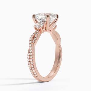 Anillo de Diamantes con Corte Cojín, Diseño de Tres Piedras en Oro Trenzado, Piedras Laterales Redondas, Joyería de Lujo para Compromiso, Regalos para Novias - Product Image 4