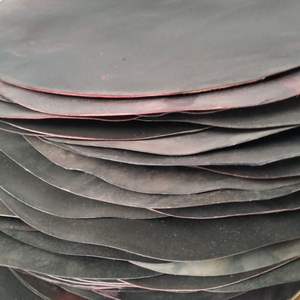 แสดงหนังสัตว์ดิบธรรมชาติที่ไม่ผ่านการฟอกสี เช่น หนังแพะหรือหนังควาย ซึ่งใช้ทำหนังกลอง - Product Image 2