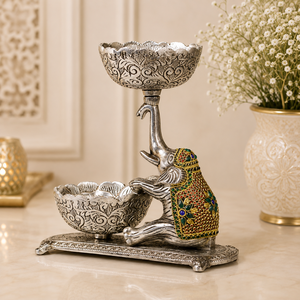 Porte-bougie décoratif en métal plaqué argent fait main, en forme d'éléphant, avec double bol, centre de table Urli, pièce maîtresse, figurine - Product Image 1